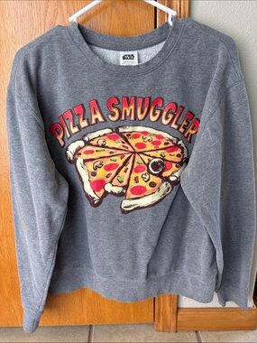 Star Wars Disneyland Gray Sweatshirt with Pizza Smuggler Millennium Falcon